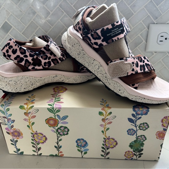 Flower mountain sandals size 6 womens eu 36. - Picture 6 of 7